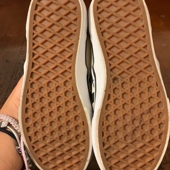 Selling kids size 1.5 canvas vans - Picture 3 of 6